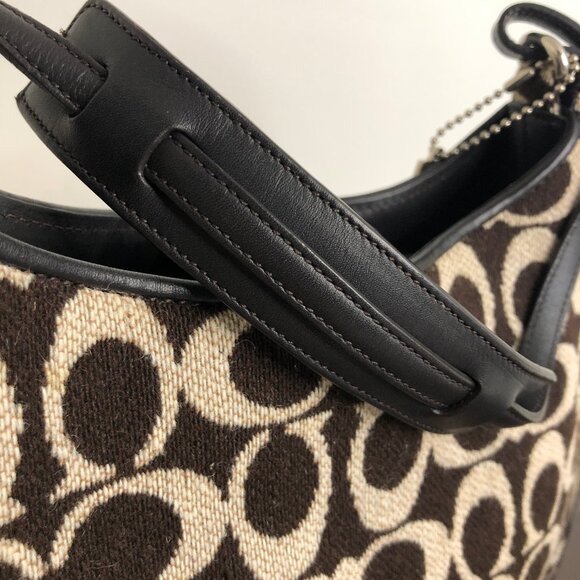 Coach Vintage Signature C Wool Shoulder Bag - Picture 13 of 14